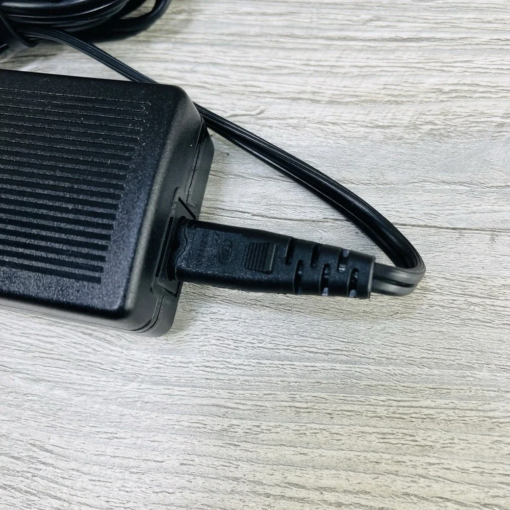 DYMO Switching Adapter Power Supply 24V 1.0A TESA2-2401000 Genuine Original
